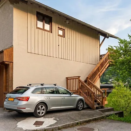 Entire ; Stunning Balcony Views Chalet